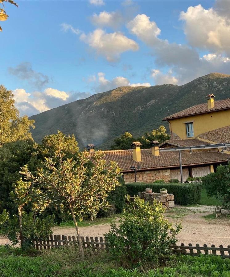 Agriturismo Is Conchisceddas Gonnosfanàdiga Eksteriør billede